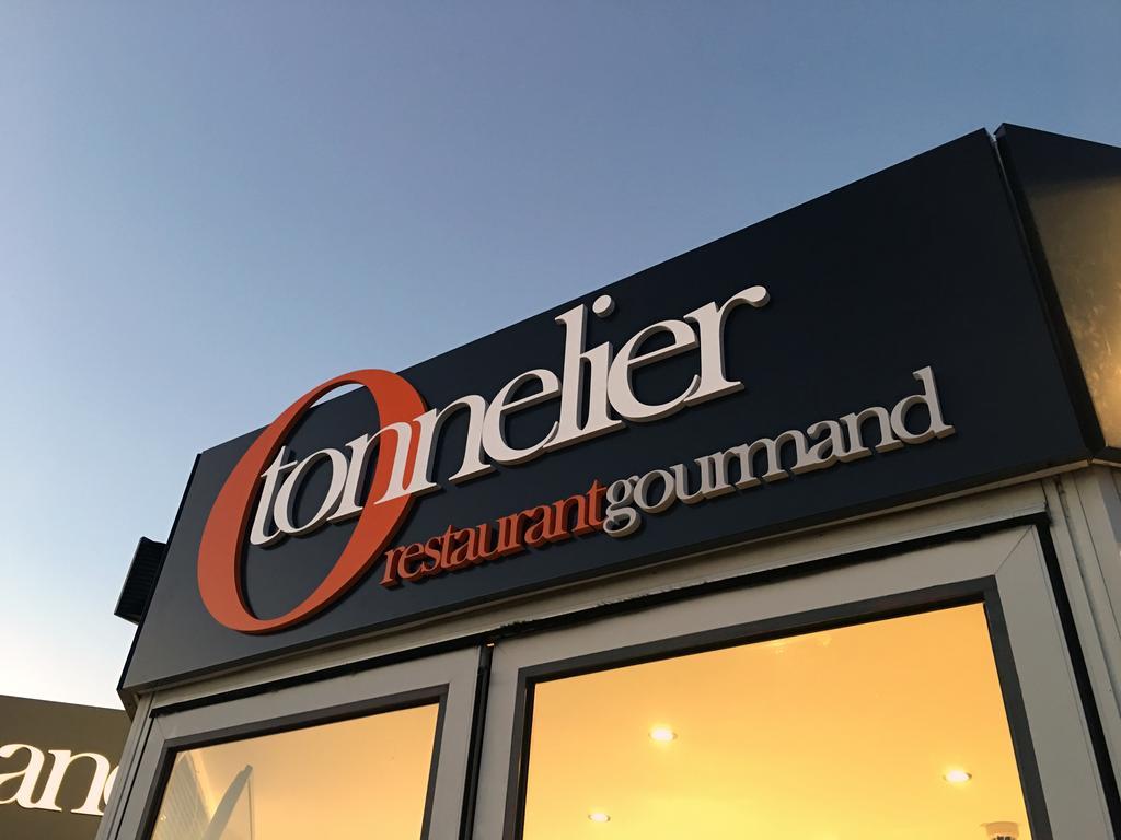 基里亚德酒店 蒙托邦 外观 照片